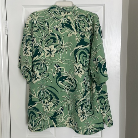 Extra large Tommy Bahama green floral print. - Picture 3 of 6